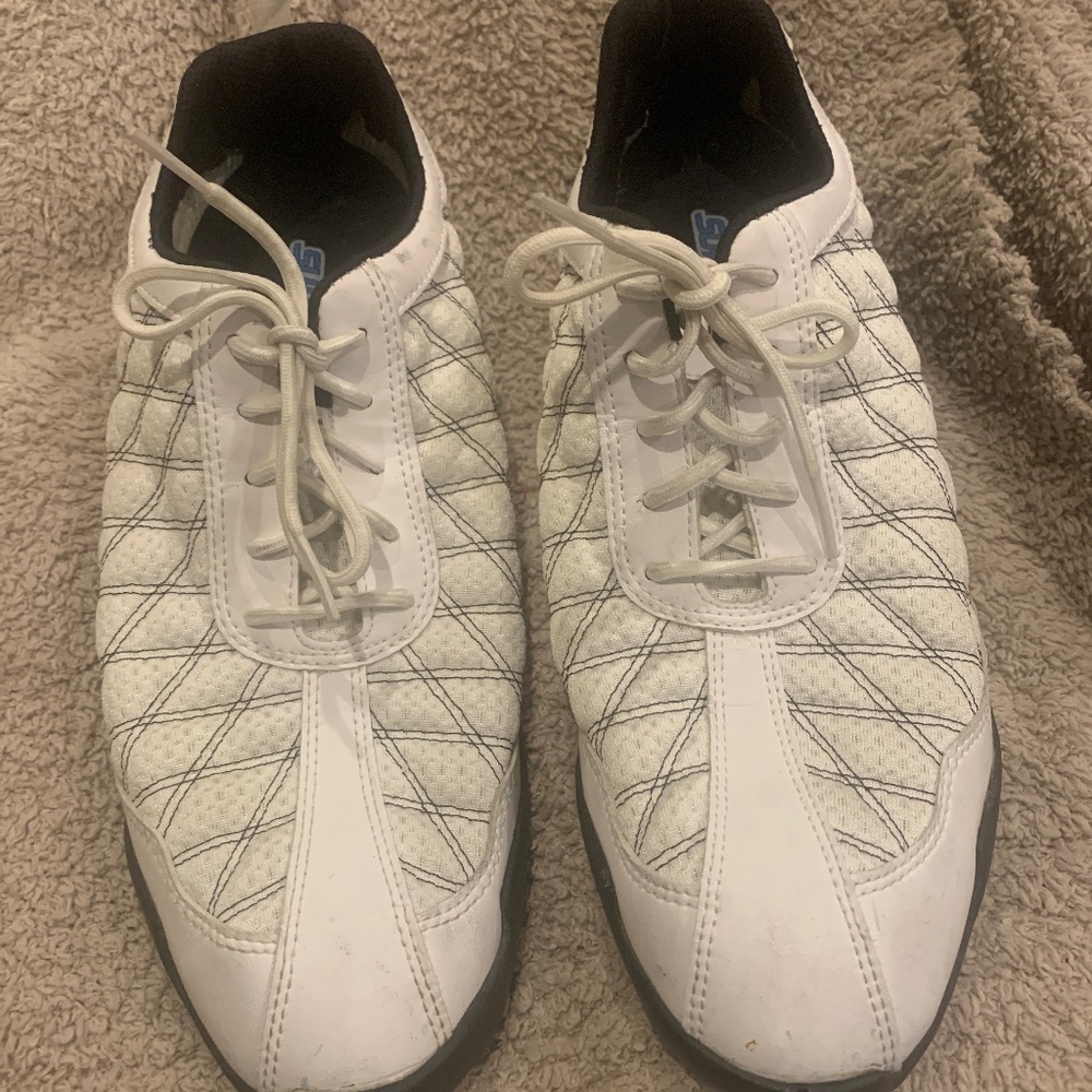 Footjoy women’s spikeless golf shoes 98951